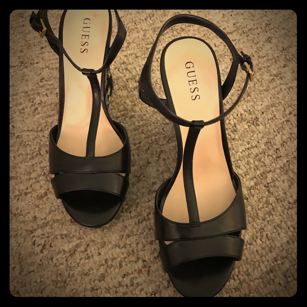 Guess - Black platform